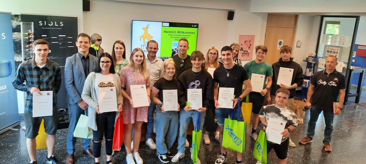 Teilnehmer des Verkaufswettbewerbes Teilnehmer des Verkaufswettbewerbes