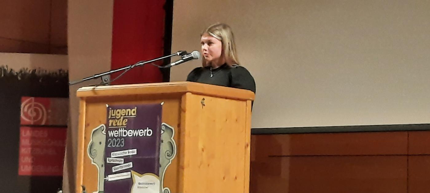 Celine Waltl während ihrer Rede Celine Waltl während ihrer Rede