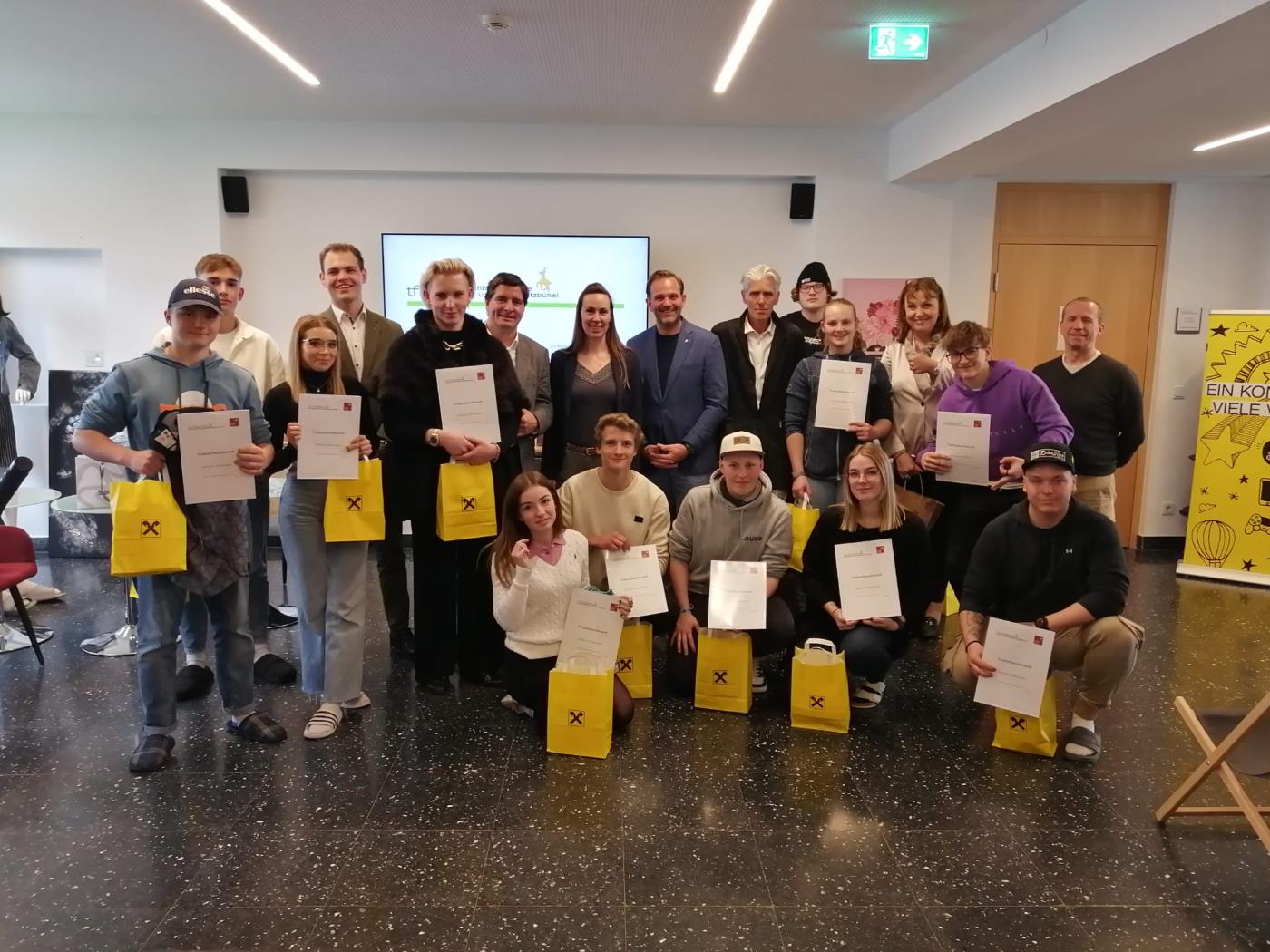 Alle Teilnehmer mit Jury Alle Teilnehmer mit Jury