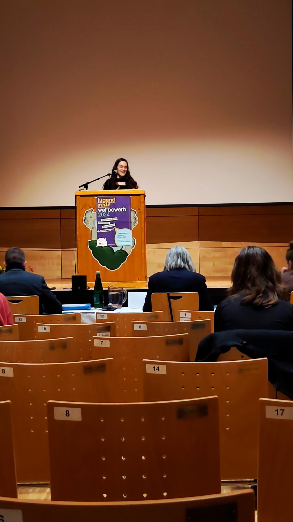 Lea Bandl bei Ihrer Rede