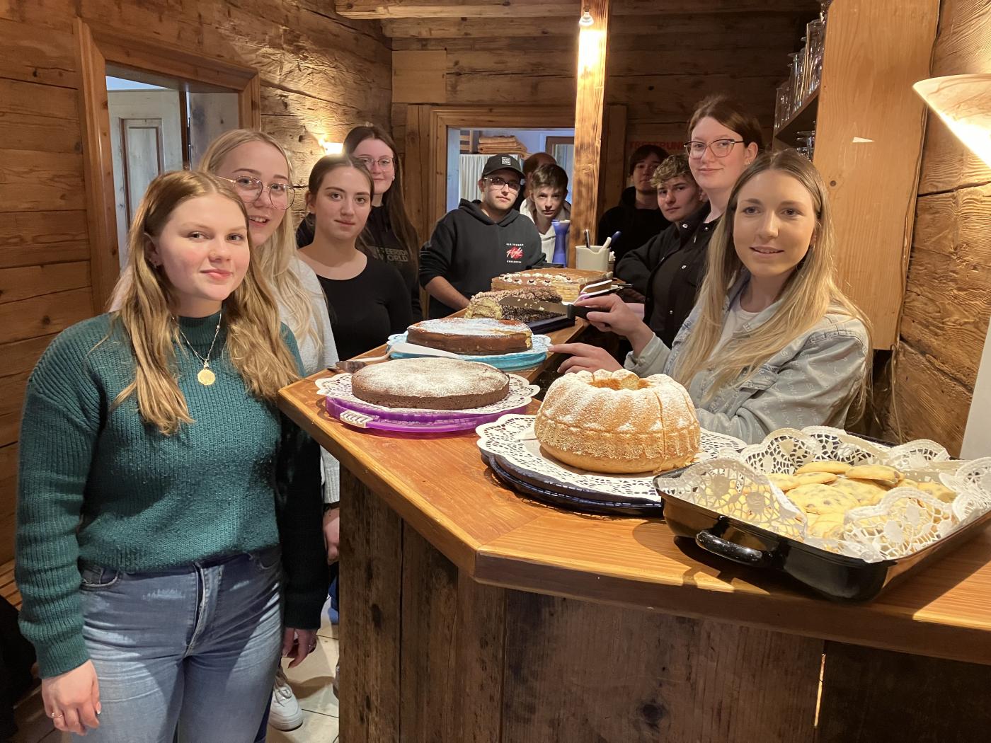 Seniorenkaffee mit der Klasse 3bBK