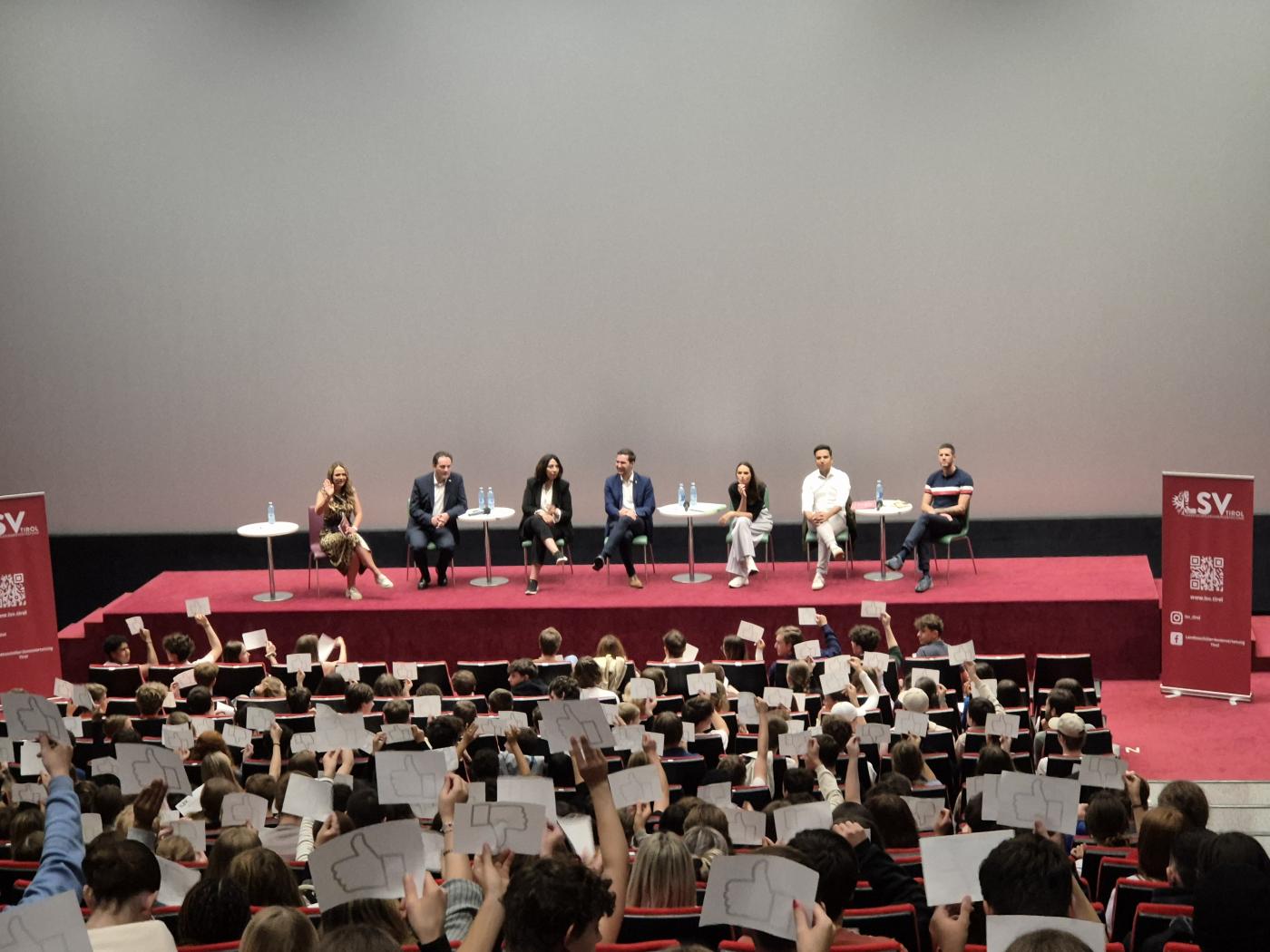 Podiumsdiskussion und Audioversum 2cEH und 2dSGF