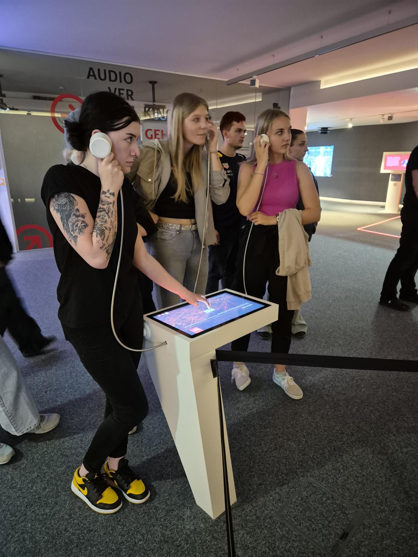 Podiumsdiskussion und Audioversum 2cEH und 2dSGF Podiumsdiskussion und Audioversum 2cEH und 2dSGF