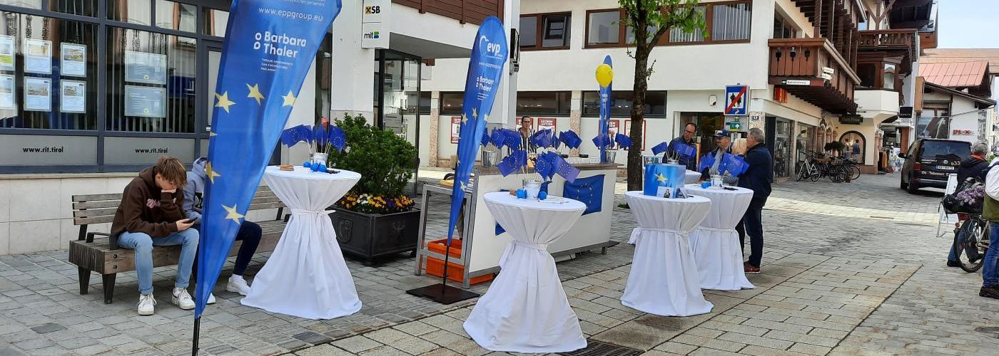 Stand für den Europatag in St. Johann in Tirol