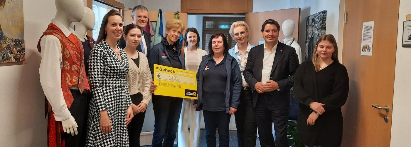 Übergabe Spende an das Rote Kreuz