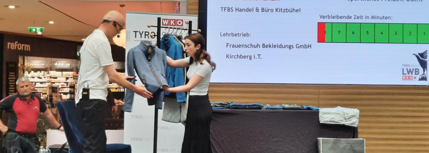 Anina beim Verkauf