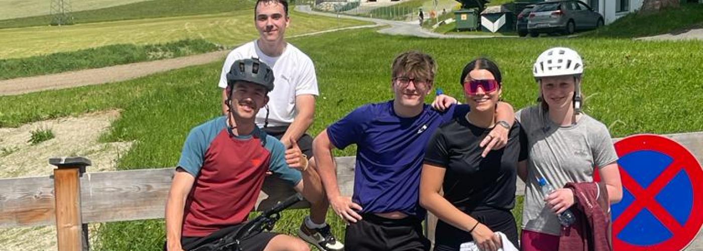 Outdoors beim Ausprobieren des Gelernten