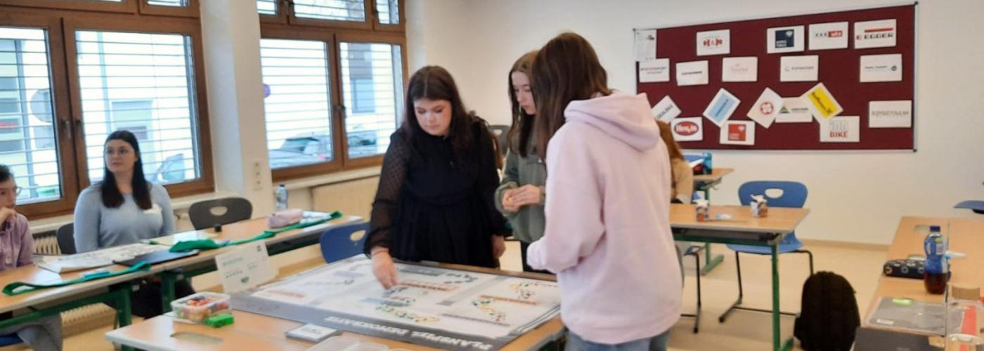 AK Planspiel Wirtschaft und Demokratie