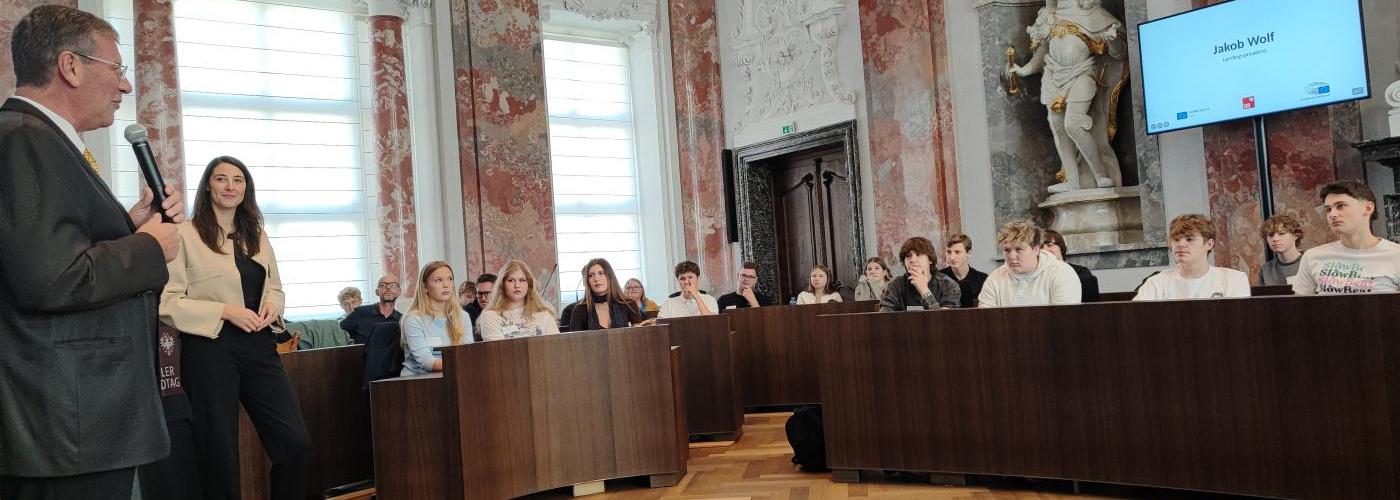 © TFBS-Kitzbühel | Bildquelle: TFBS-Kitzbühel | Urheber:in: TFBS-Kitzbühel EPAS-Vernetzungstreffen im Innsbrucker Landhaus: Europa hautnah erleben